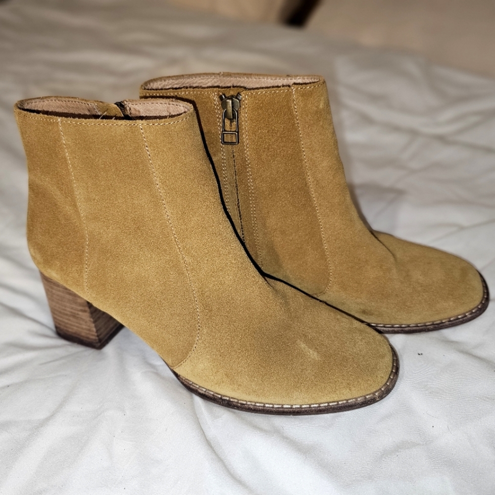 EUC Madewell Suede Ankle Boots